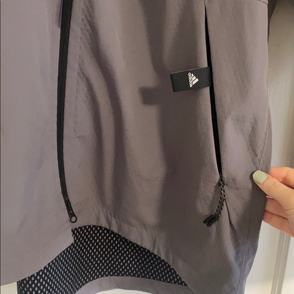 Men’s Adidas Windbreaker Charcoal Gray - Picture 4 of 4